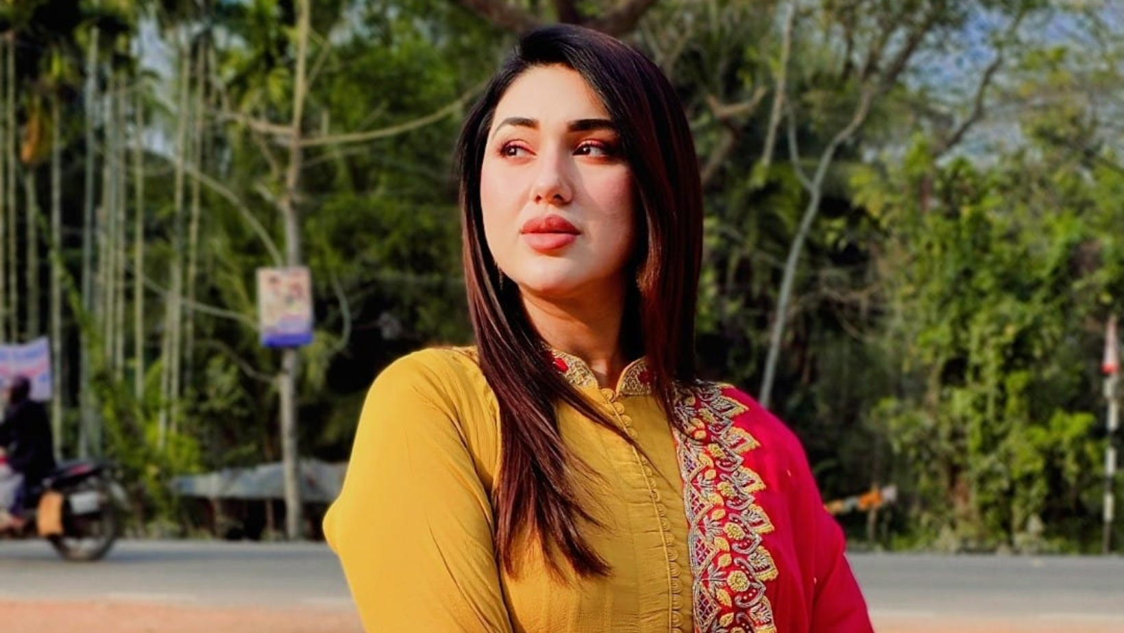 Let us all help flood victims reclaim their lives: Apu Biswas