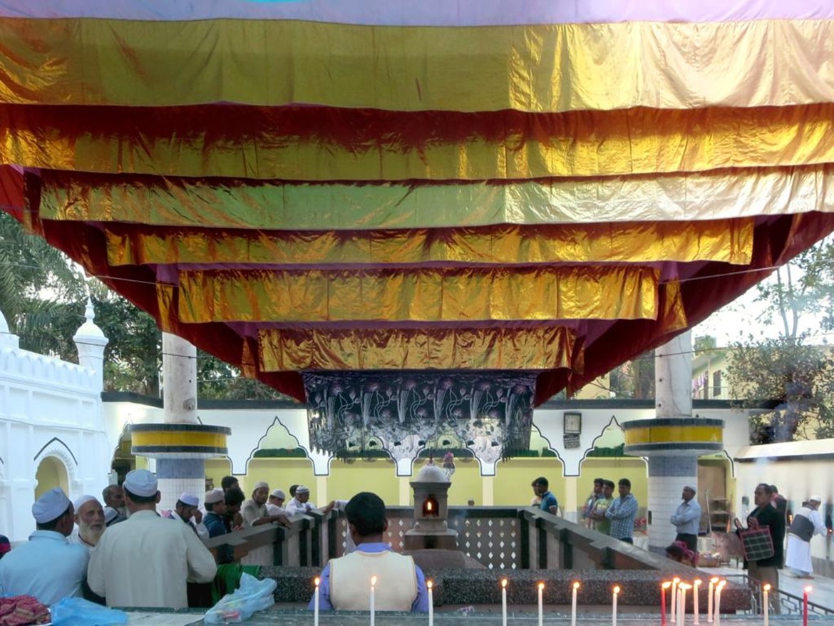 Politics of destroying shrines and unmaking places