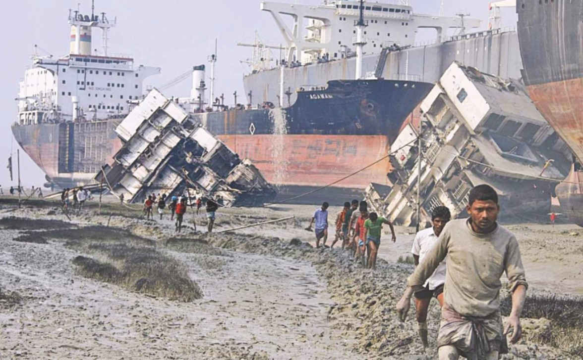Ship recycling in Bangladesh needs greater safety efforts