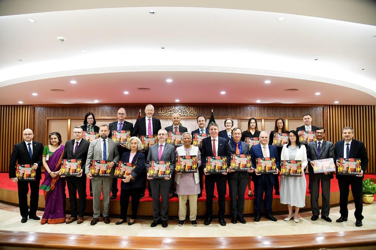 Chief Adviser Yunus meets EU envoys