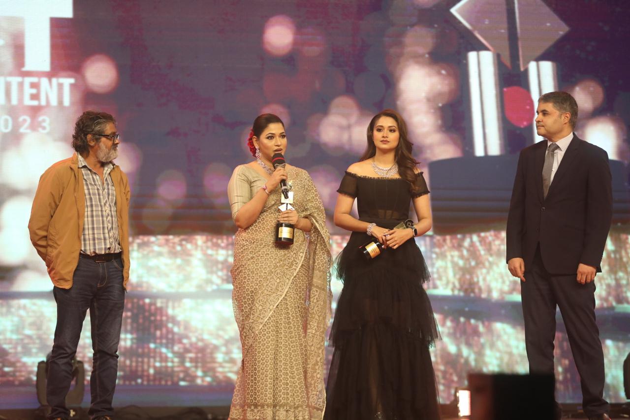 Badhan and Farin share spotlight as Best Actress
