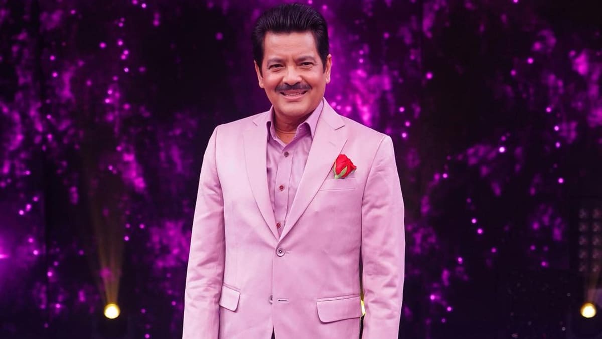 Udit Narayan survives building fire, mentally shaken