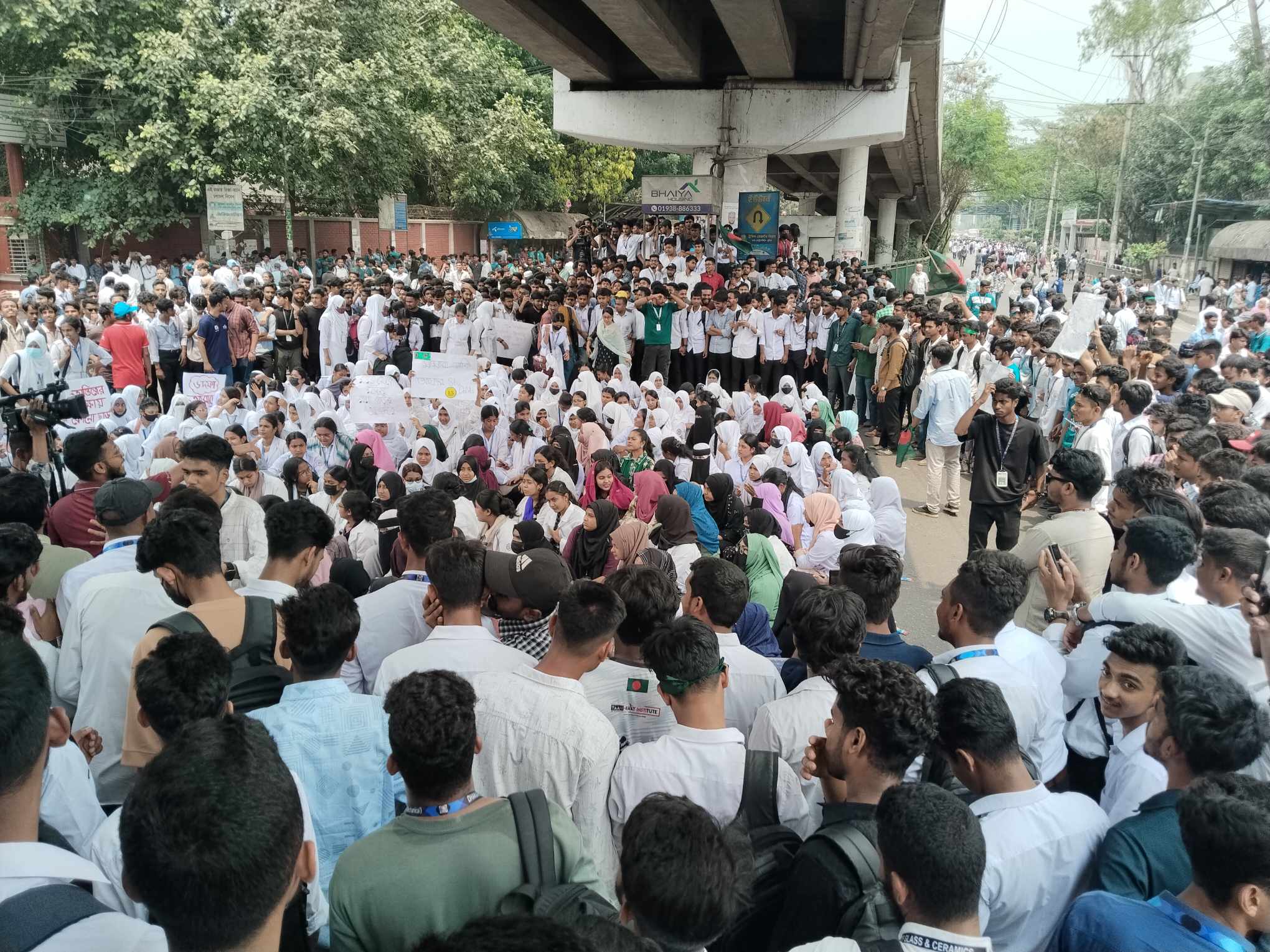 Polytechnic students block Tejgaon road over six-point demand