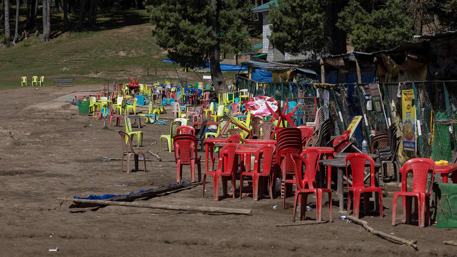 Pakistan minister urges international probe of Kashmir attack, NYT reports