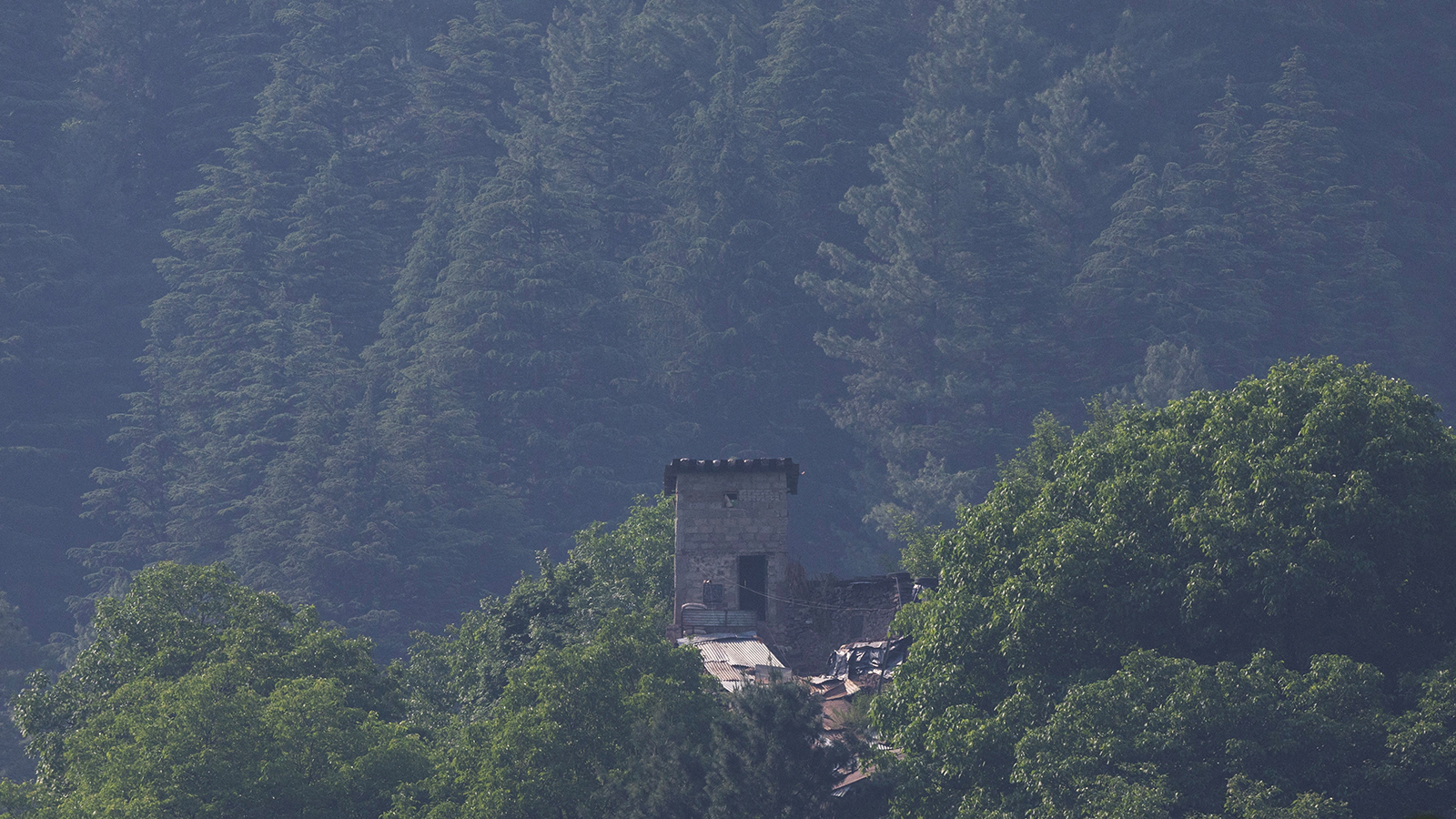 On both sides of LoC, Kashmiris watch, wait and prepare for war