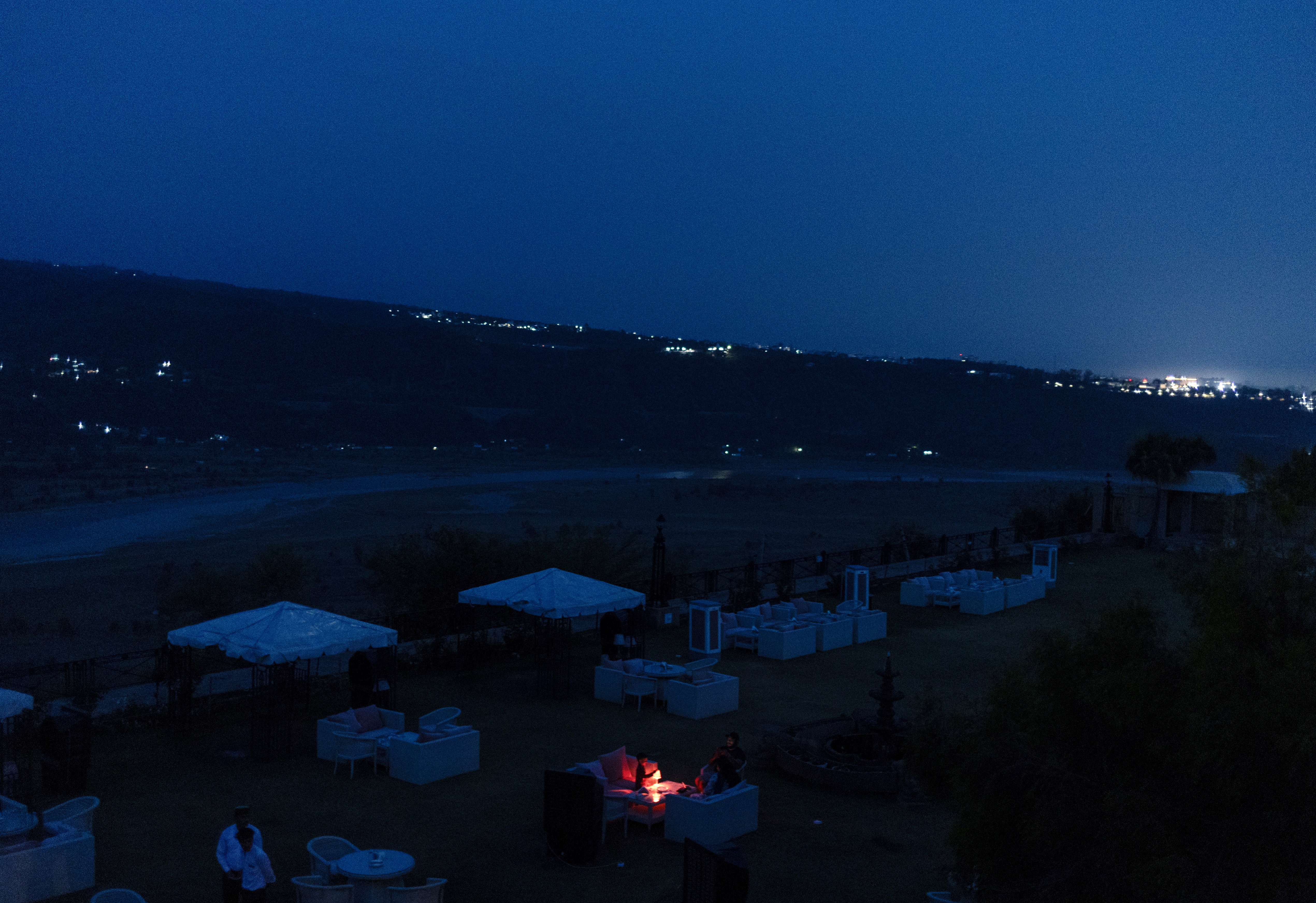 Explosions rock Indian Kashmir