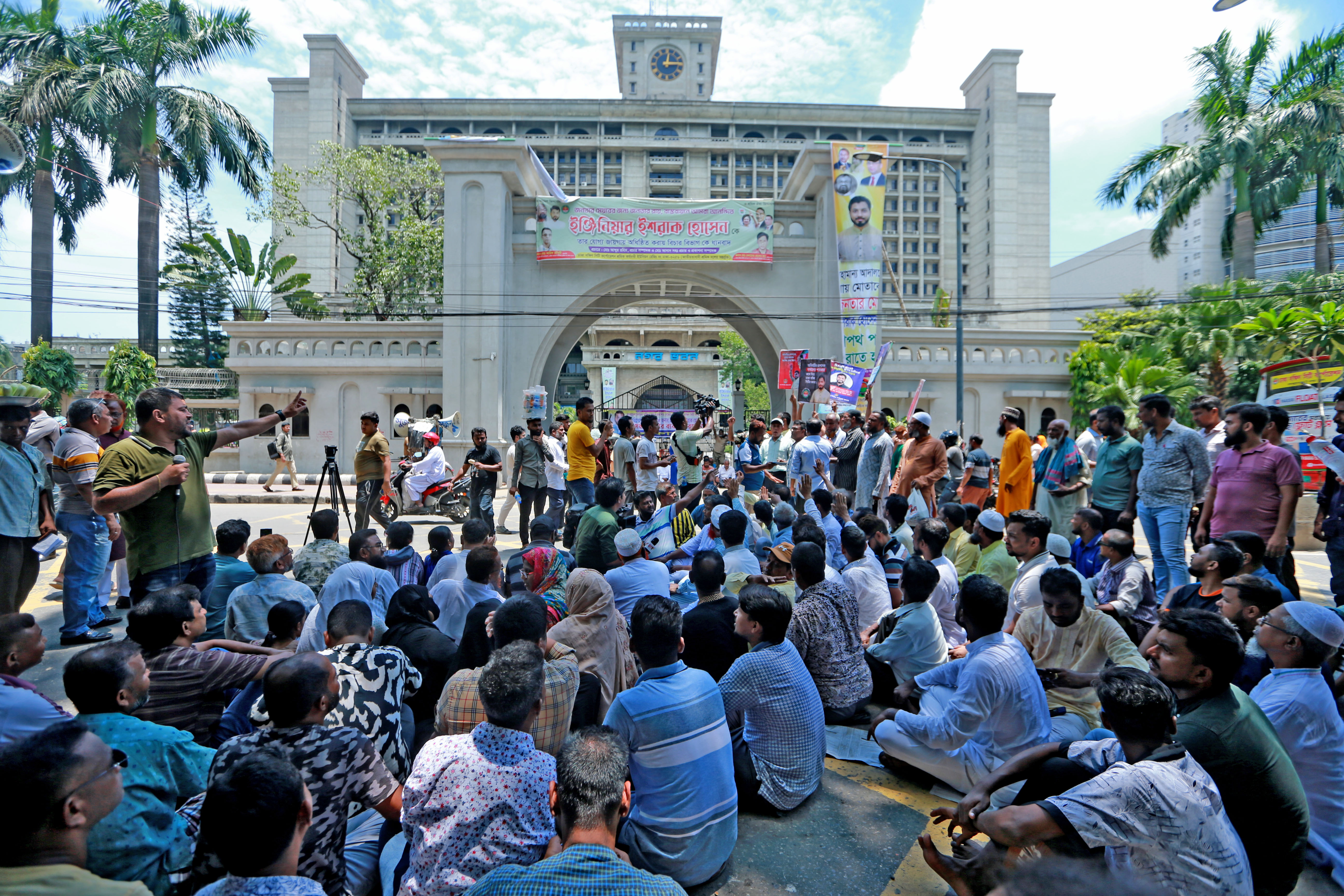 How much longer must south Dhaka suffer?