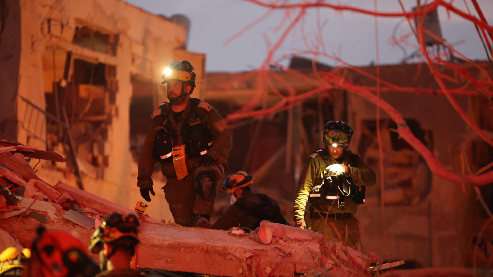 How many missiles has Iran fired, and how many of them hit Israel?