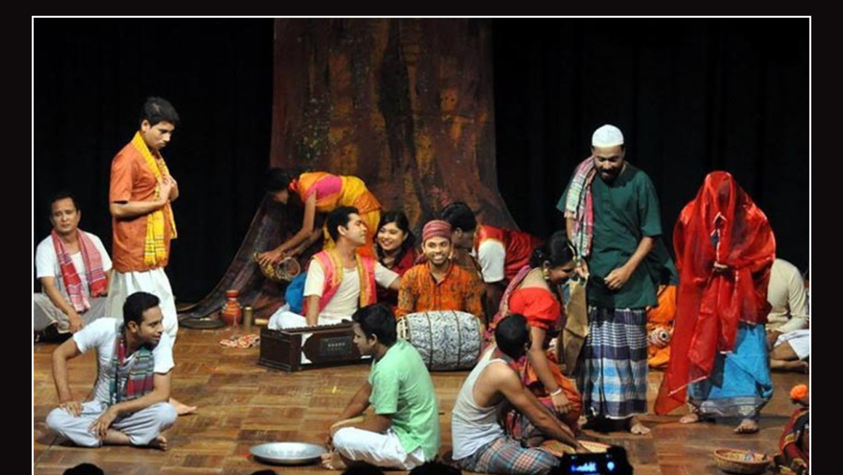 ‘Paicho Chor-er Kichchha’ returns to the stage at Shilpakala 