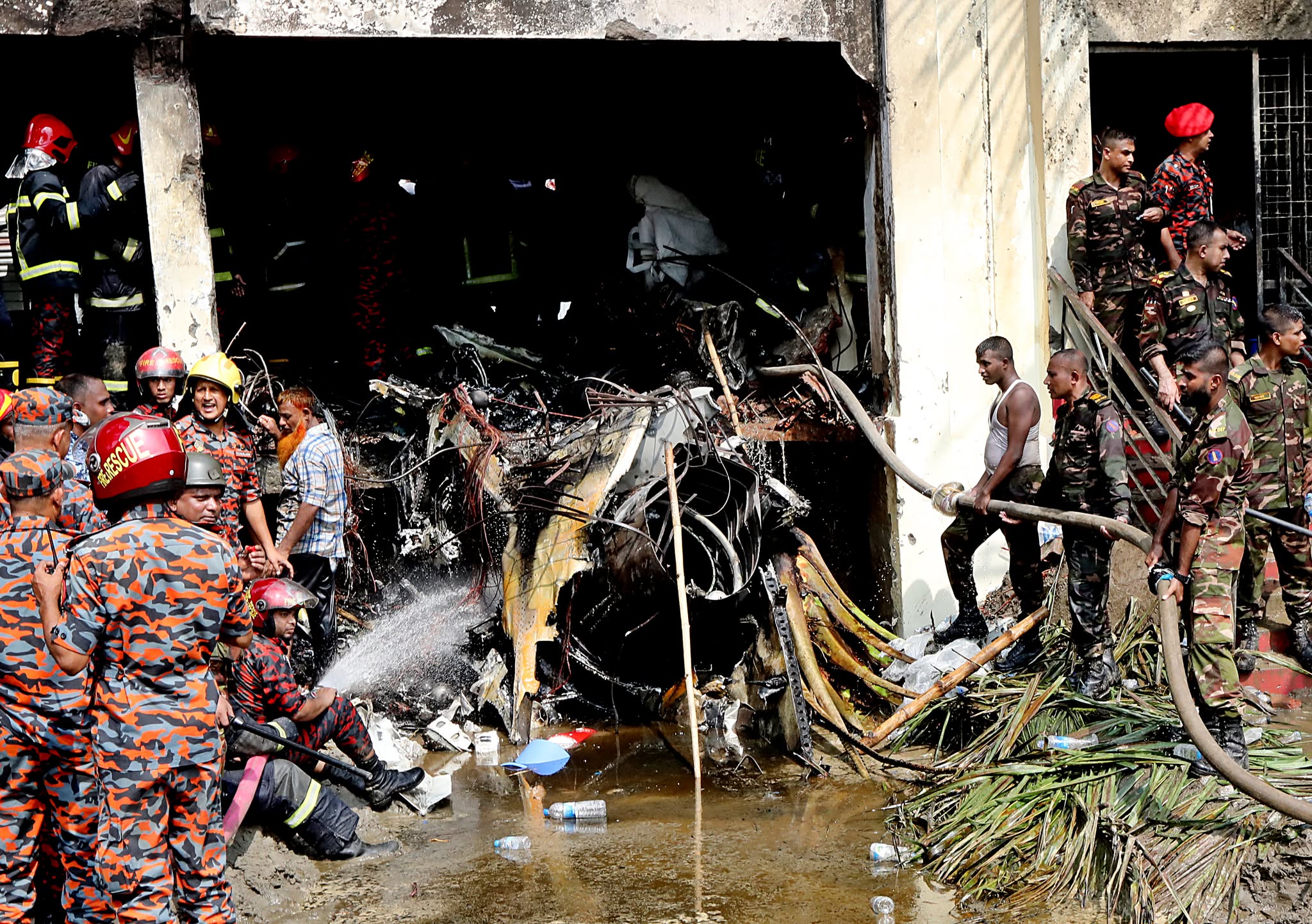 Air Force jet crashes into Milestone College