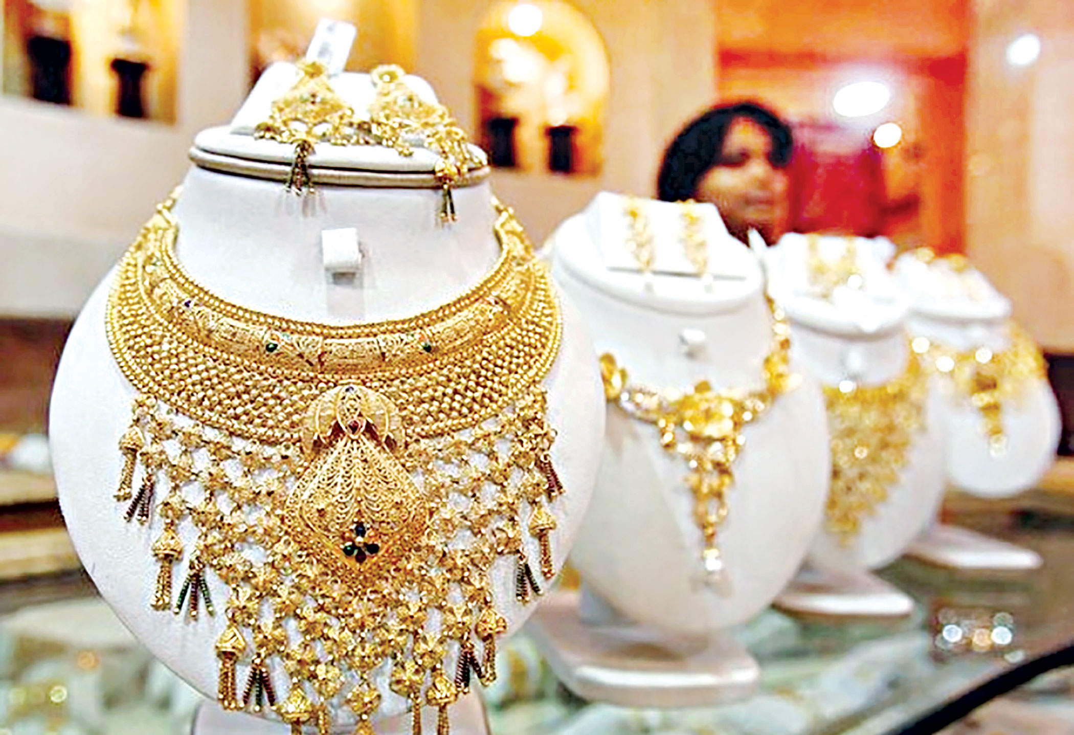 Gold prices rise again after a day of decline