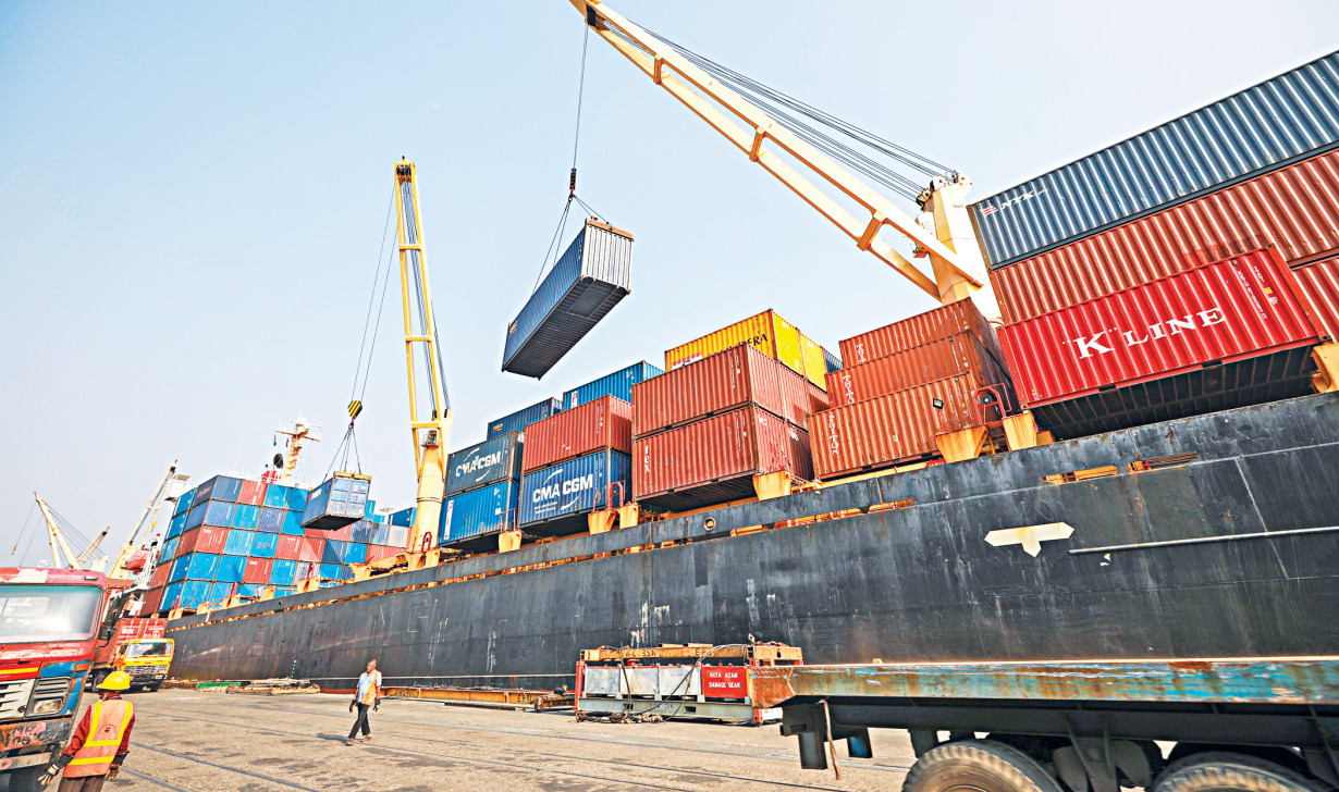Govt to amend import policy to facilitate exports