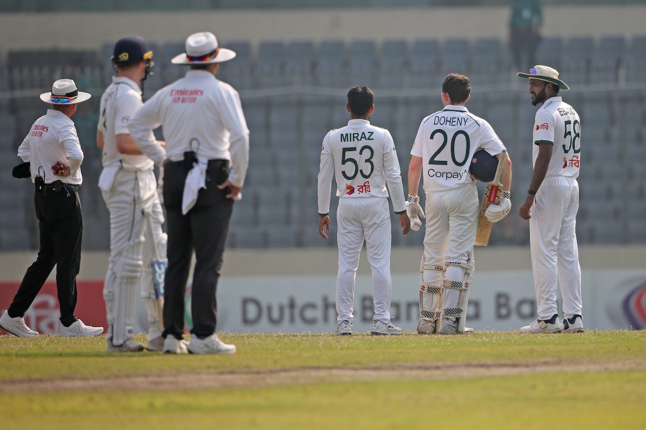 Earthquake leaves unsettling effect in Mirpur Test