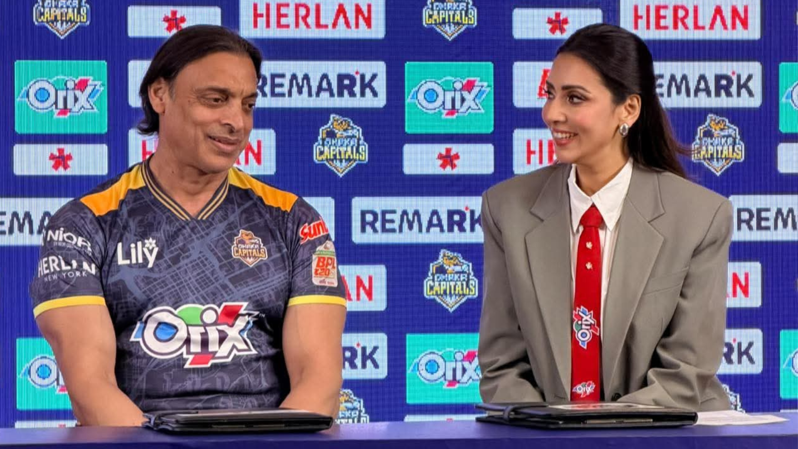 Bidya Sinha Mim spotted with Shoaib Akhtar at Dhaka event