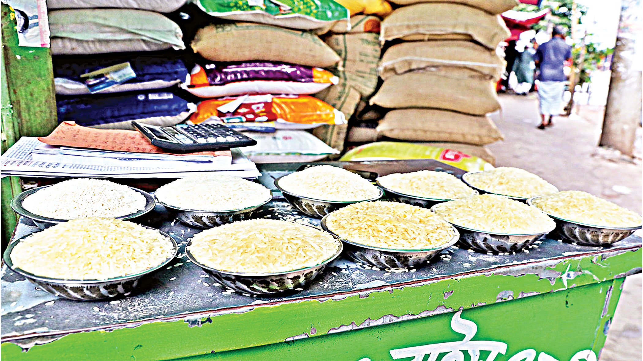 Govt starts additional rice sales in 419 upazilas