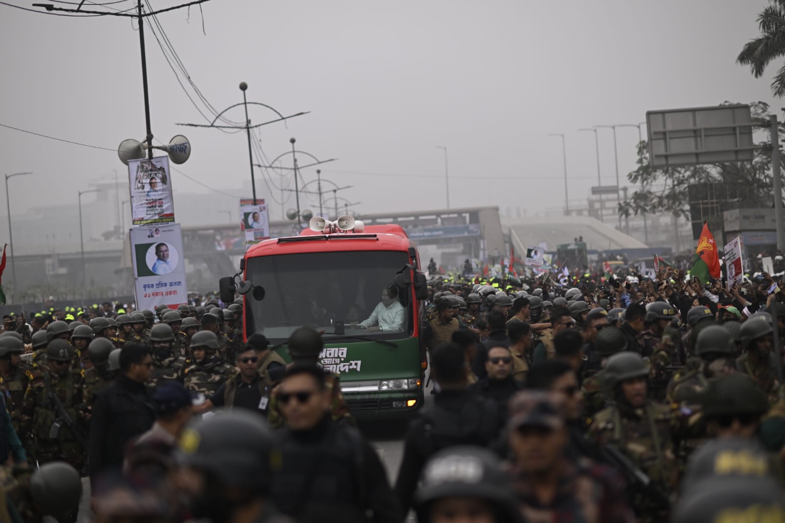 Tarique Rahman reaches Gulshan home after visiting Khaleda Zia
