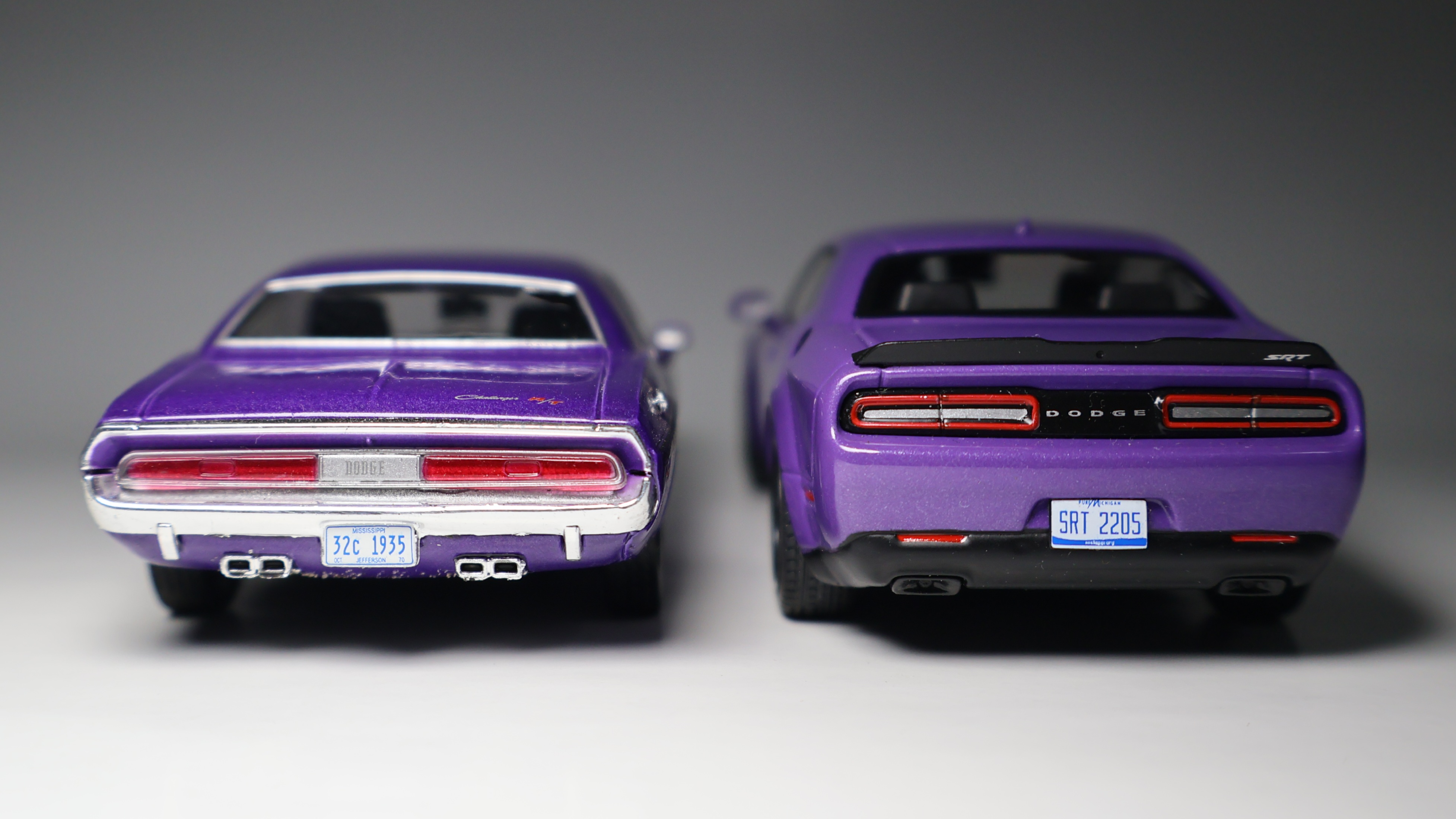 Dodge 143 scale