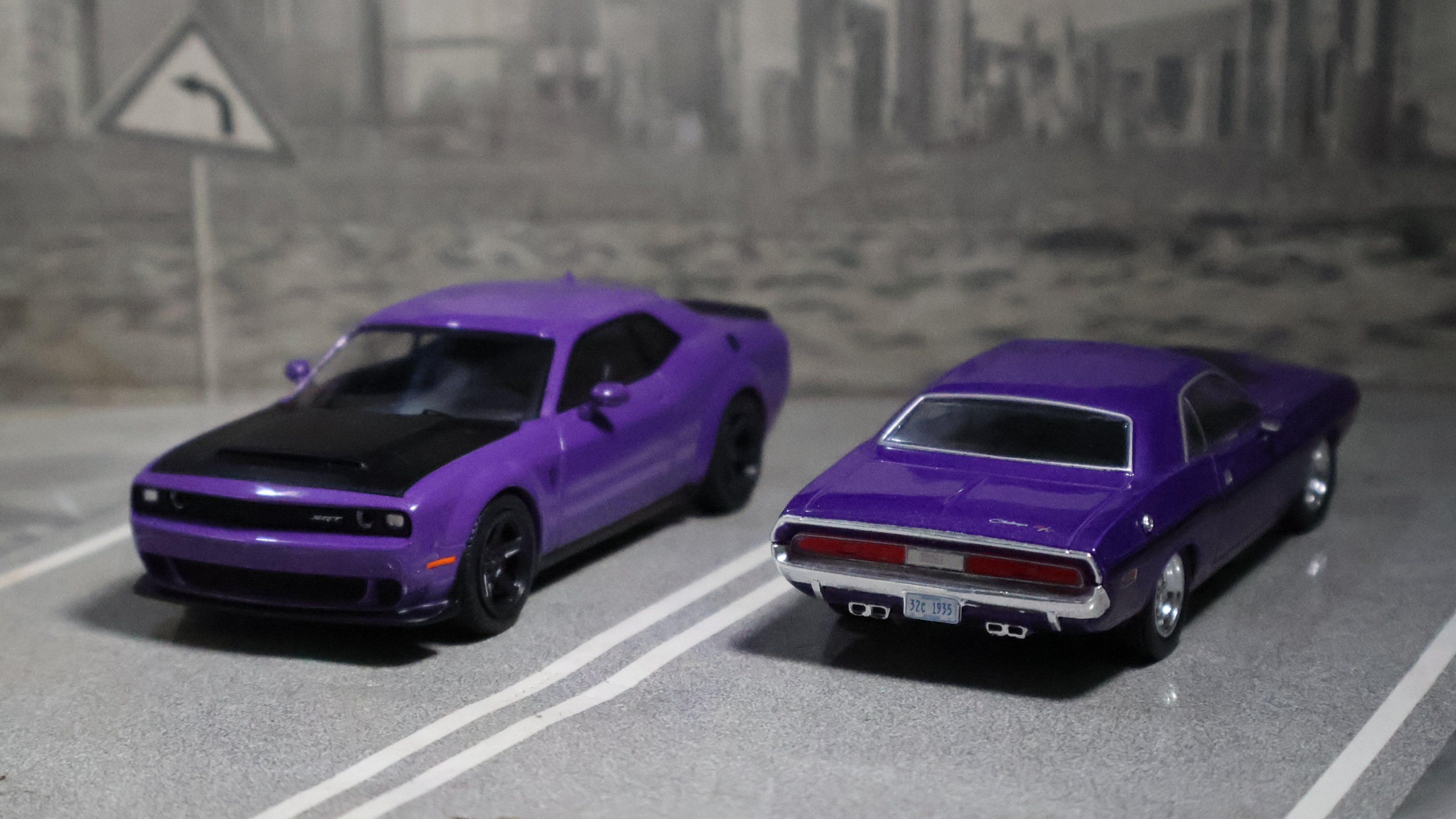 Dodge 143 scale