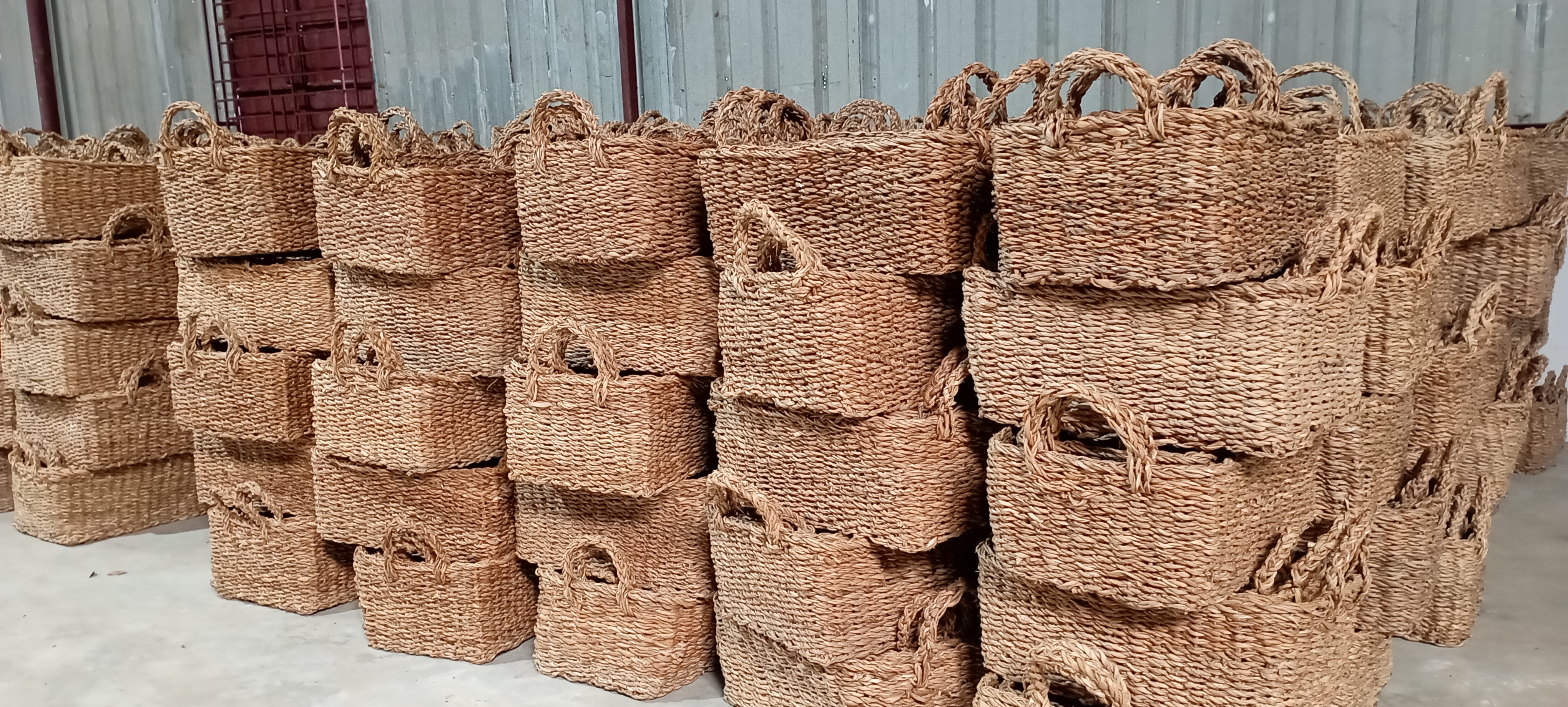 3,000 Phulbaria women turn hogla leaf crafts into source of income