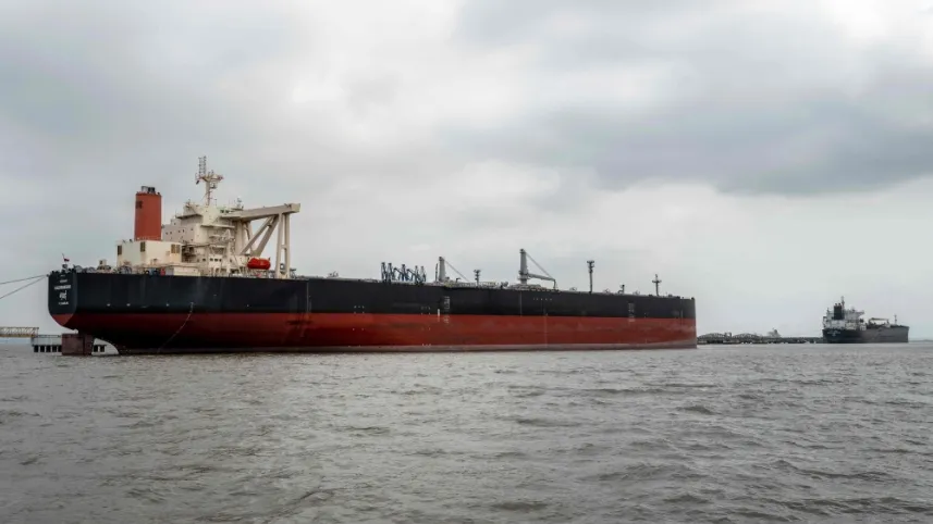 Indian-flagged oil tanker Kashimasan remains docked near an offloading terminal at Butcher Island, off the coast in Mumbai on April 1, 2026. Photo: AFP
