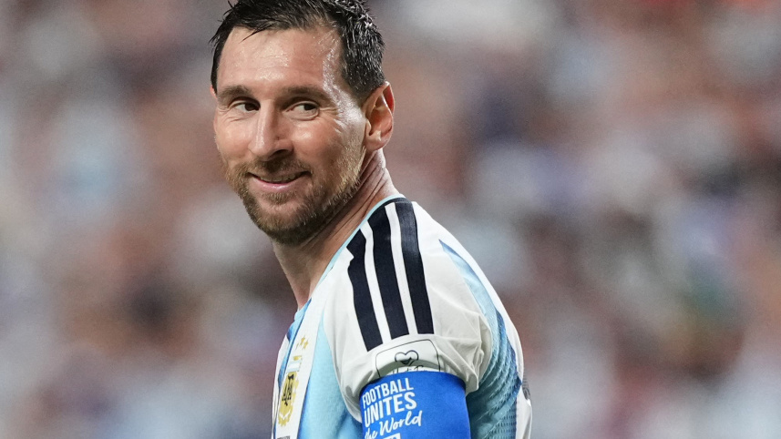 2026-06-17T024300Z_454839310_UP1EM6H07JM0P_RTRMADP_3_SOCCER-WORLDCUP-ARG-DZA.JPG