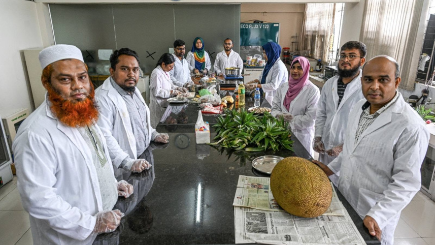 According to the researchers, while dried jackfruit seeds naturally contain around two percent mineral content, the new technology can increase it to more than 33 percent, boosting the mineral concentration by about 16 to 17 times. Photo: Collected