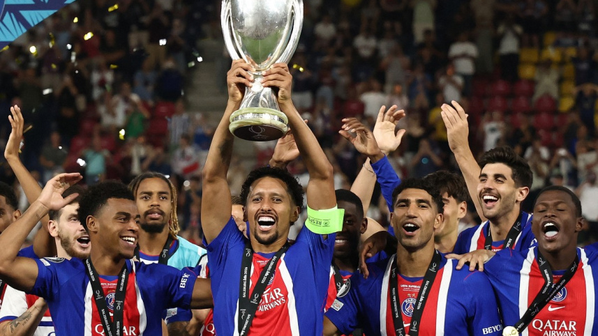 AFP__20260812__C4J66UA__v2__MidRes__FblEurSupercupPsgAstonVillaTrophy.jpg