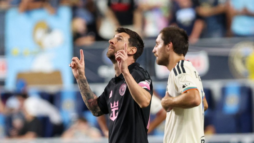 Leo Messi v Philadelphia.jpg
