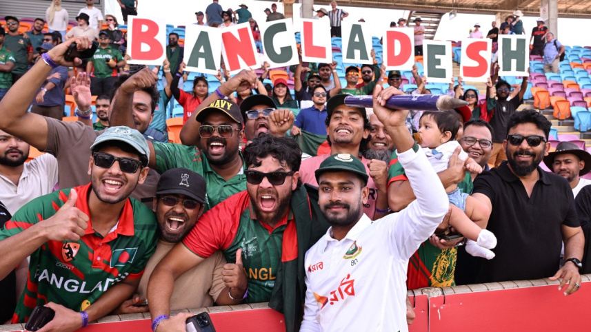 Miraz with Fans.jpg