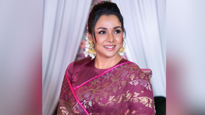 Runa Khan begins shooting for haor-based film ‘Jolpobon’