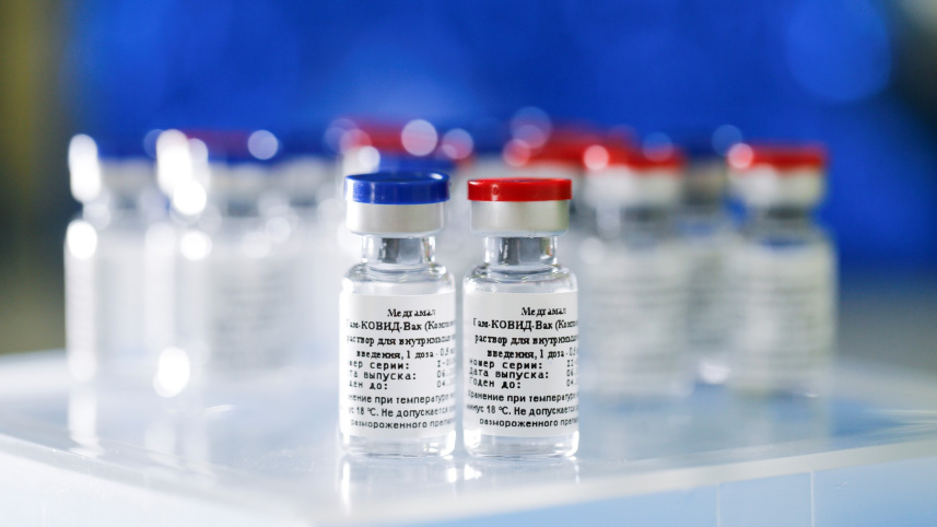 2020-08-11T132215Z_2145012800_RC2PBI9USRQY_RTRMADP_3_HEALTH-CORONAVIRUS-RUSSIA-VACCINE (1) (1).jpg