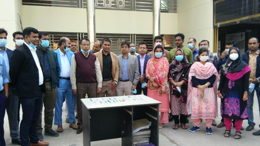 Benapole customs strike.jpg