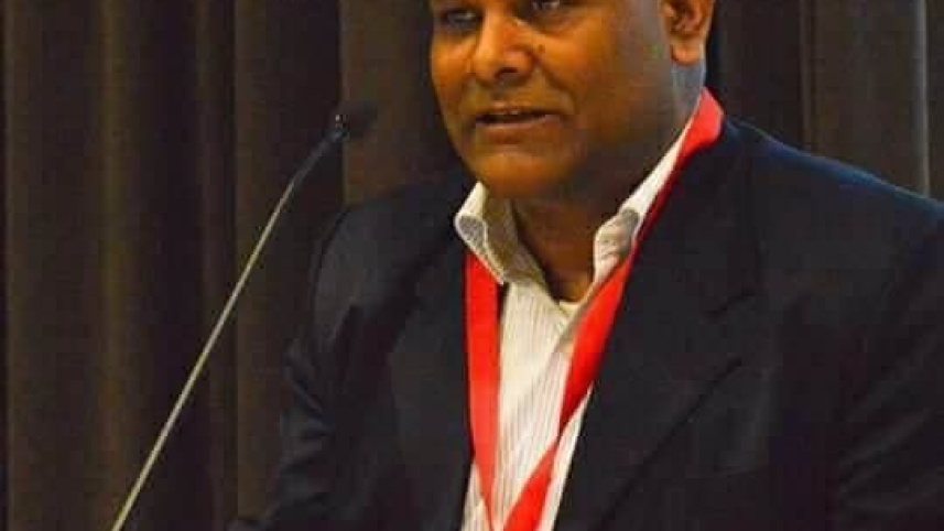 Dr Mojibur Doftori Author Pic 1.jpg