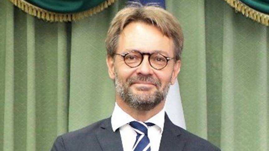 French envoy web.jpg