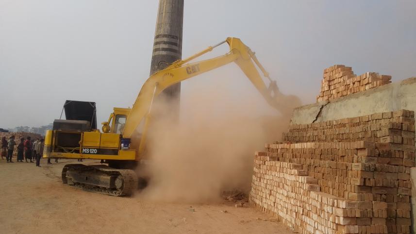 illegal brick kilns on Turag river bank