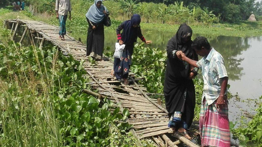 bamboo-bridge-Gogalichhara-river.jpg
