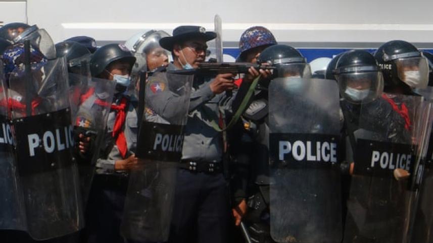 Myanmar police.jpg