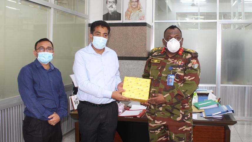 Photo-PRAN-RFL donates safety equipment to health workers.JPG