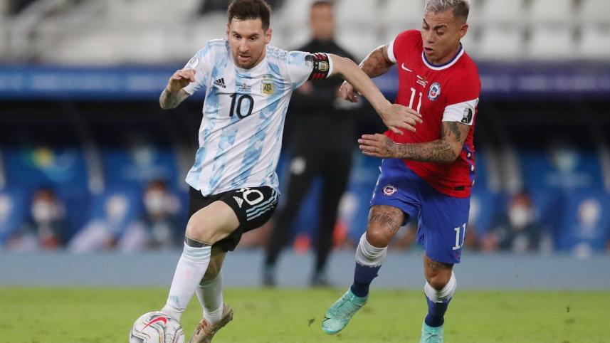 Messi and Vargas (1).jpg