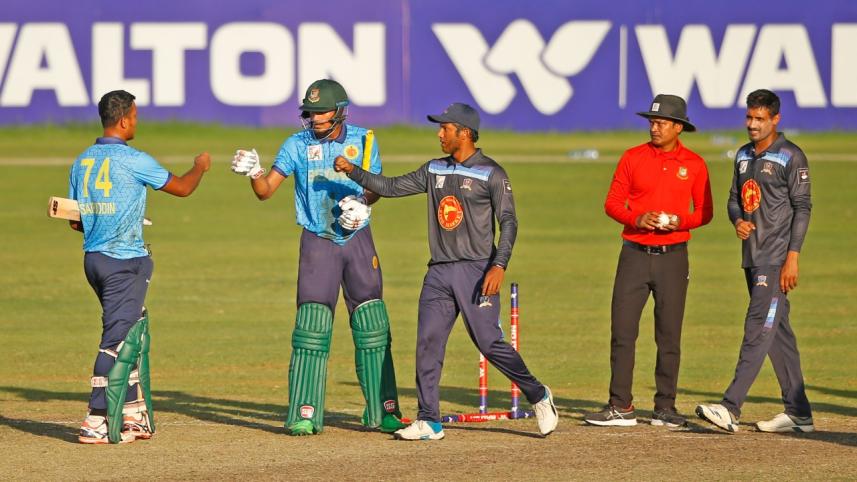 Legends of Rupganj vs Abahani.jpg