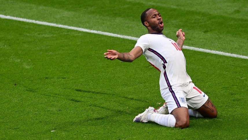 2021-06-22T212946Z_947269001_UP1EH6M1HMGGC_RTRMADP_3_SOCCER-EURO-CZE-ENG-REPORT (1).jpg