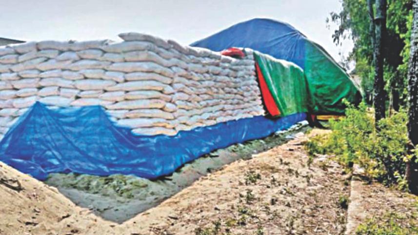 40,000 tonnes fertiliser damaged.jpg