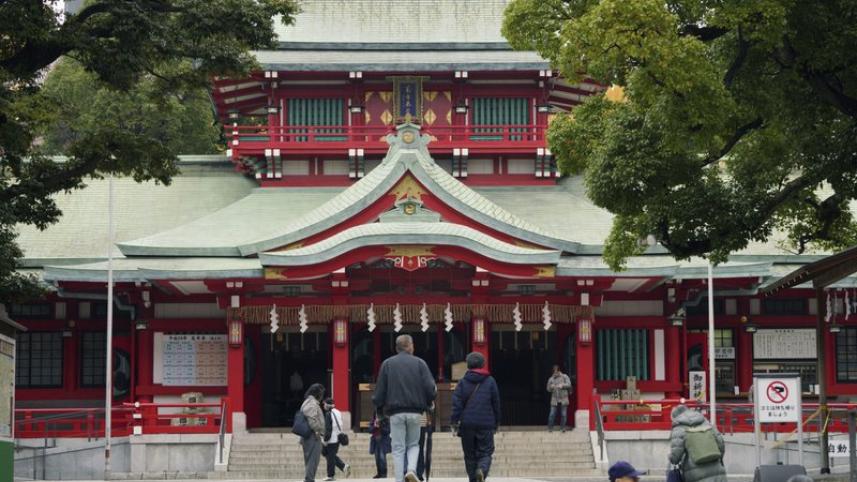 Tomioka Hachimangu shrine in Tokyo