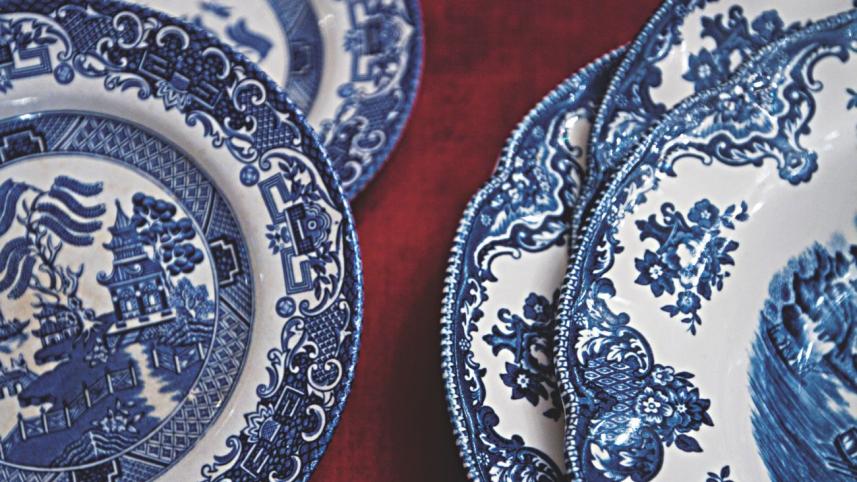 A blue glazed in white