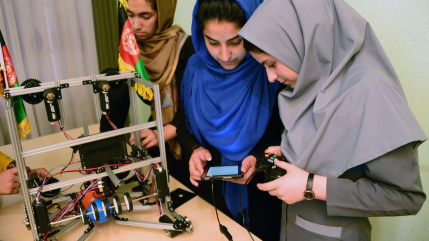 afghan robotic team.jpg