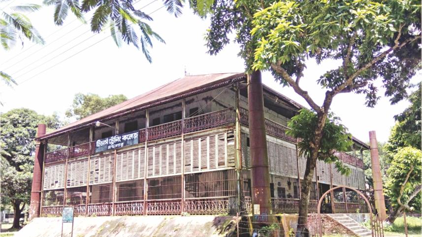 ALEXANDER CASTLE.jpg