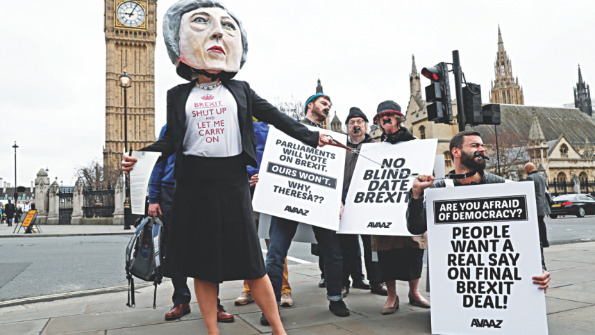 Anti-Brexit protesters 1.jpg