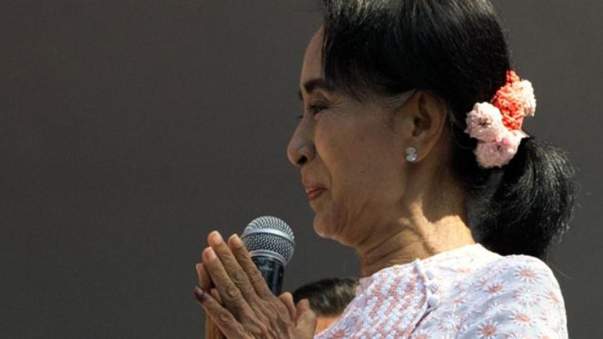 Aungsan-suu-kyi-1WB.jpg