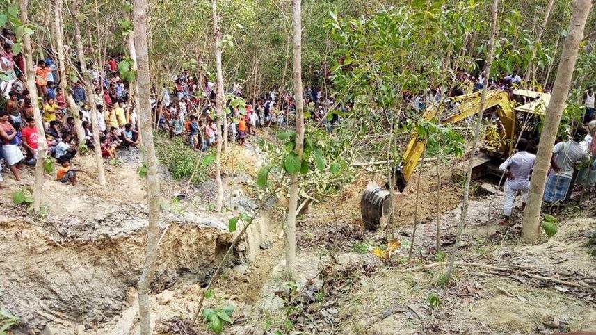 Bandarban landslide photo (2).jpg