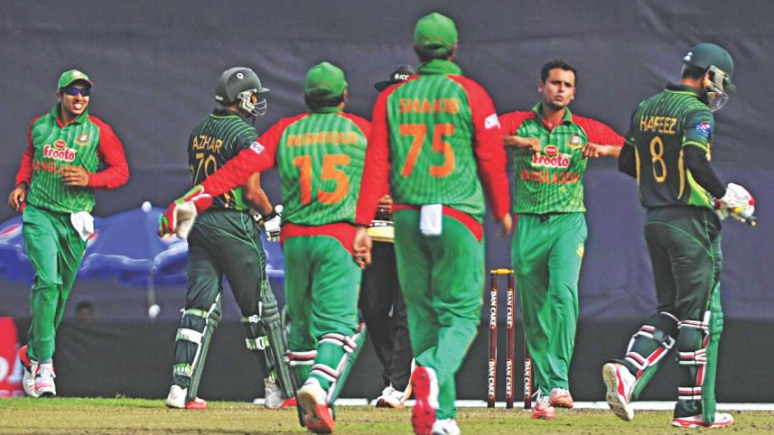 Bangladesh bowlers struggled.jpg